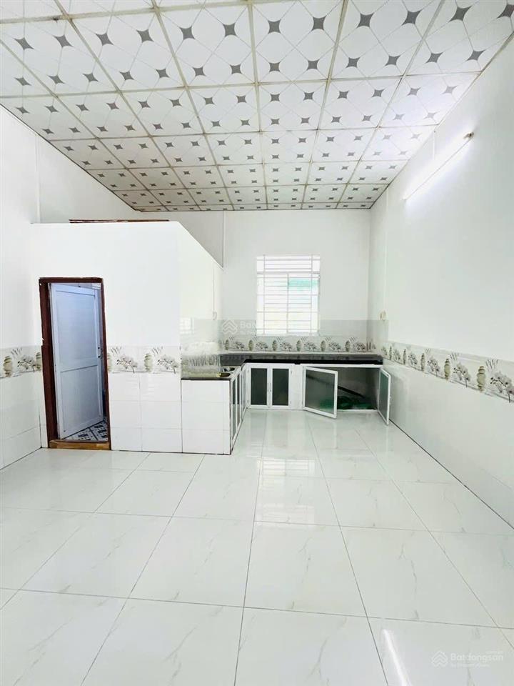 Cho thuê nhà trệt rộng mát  góc 2 mặt tiền  kdc hưng phú cái răng cần thơ