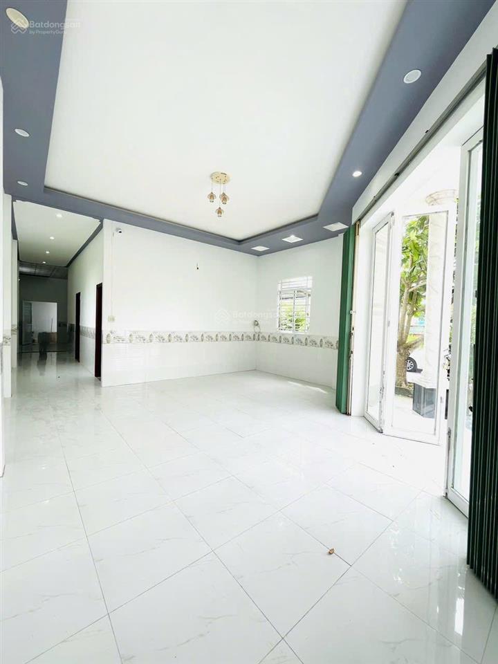 Cho thuê nhà trệt rộng mát  góc 2 mặt tiền  kdc hưng phú cái răng cần thơ