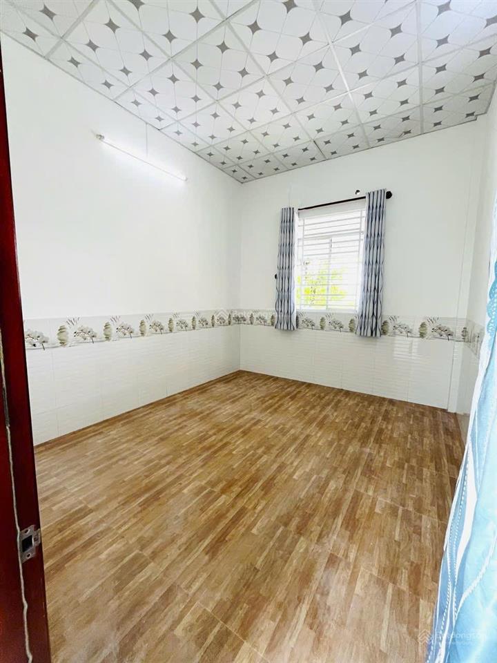 Cho thuê nhà trệt rộng mát  góc 2 mặt tiền  kdc hưng phú cái răng cần thơ