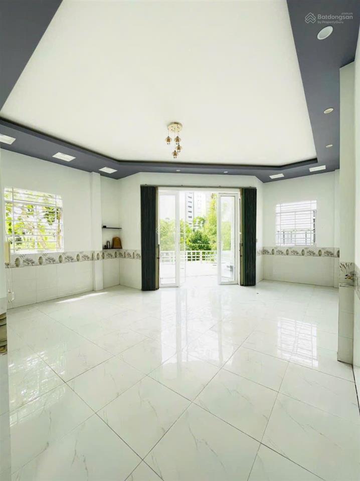 Cho thuê nhà trệt rộng mát  góc 2 mặt tiền  kdc hưng phú cái răng cần thơ