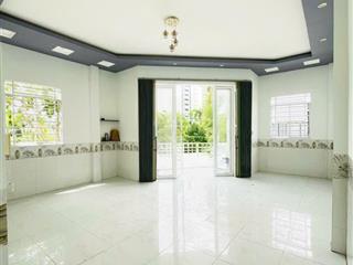 Cho thuê nhà trệt rộng mát  góc 2 mặt tiền  kdc hưng phú cái răng cần thơ