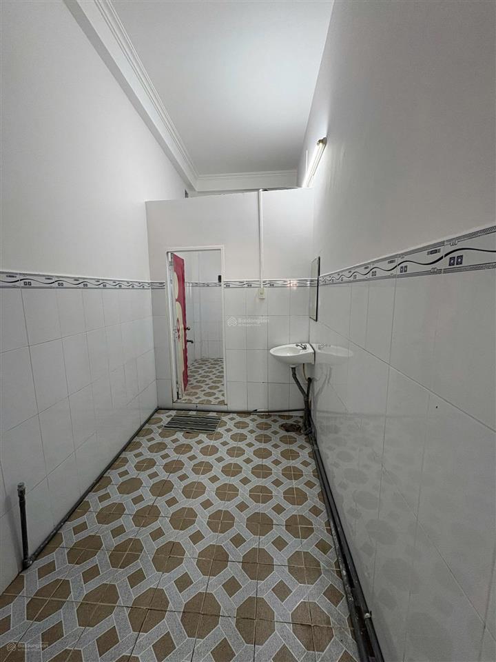 Nhà cho thuê 1 trệt 2 lầu mặt tiền kinh doanh vp công ty đường 30/4 cách trường lương thế vinh 50m