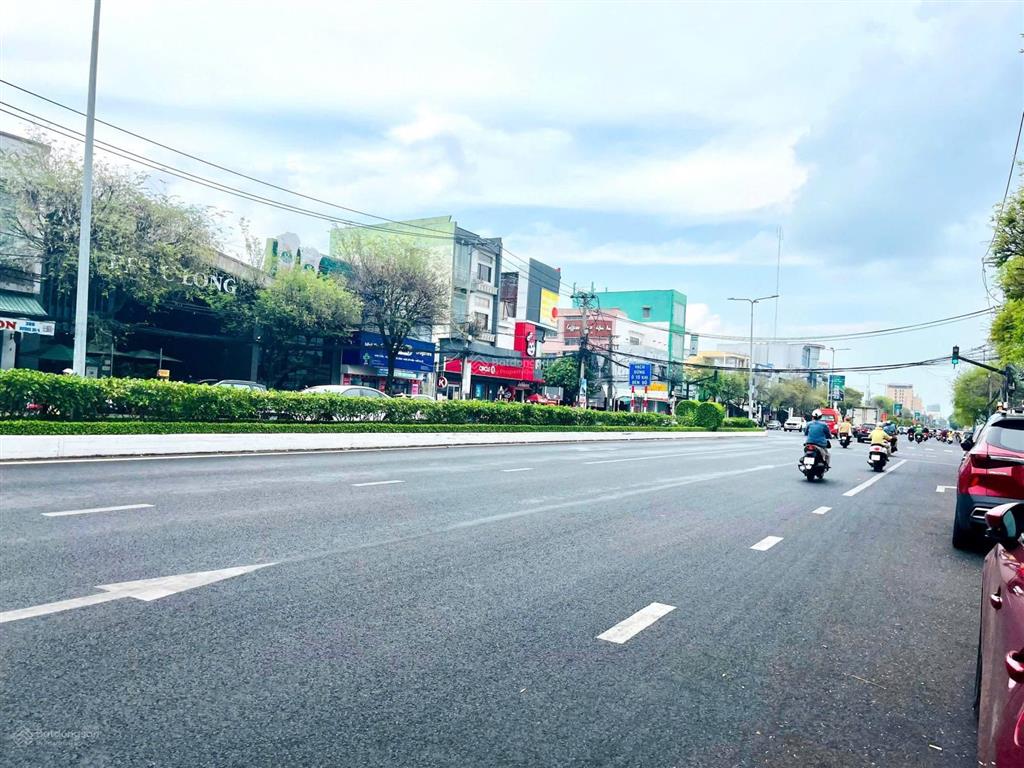 Nhà cho thuê 1 trệt 2 lầu mặt tiền kinh doanh vp công ty đường 30/4 cách trường lương thế vinh 50m