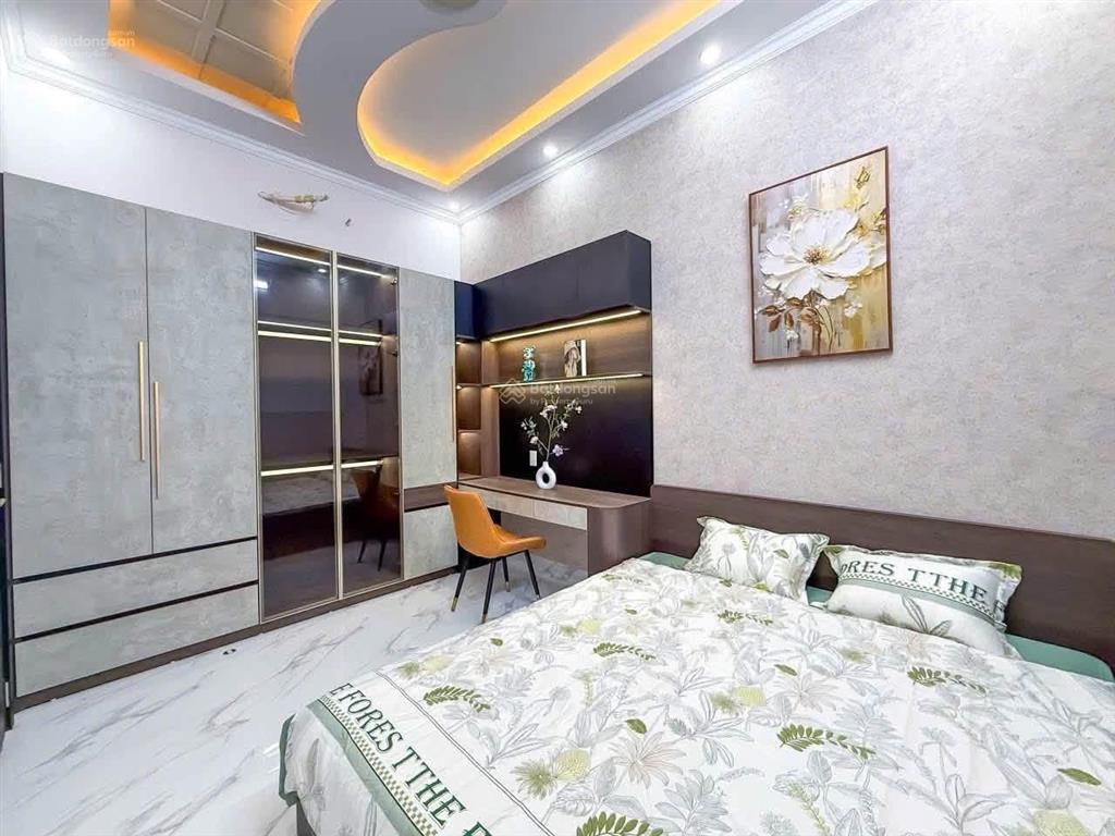 Bán nhà 1 trệt 1 lầu, mới đẹp, ô tô đậu trong nhà, gần bệnh viện nhi đồng, trường đh fpt