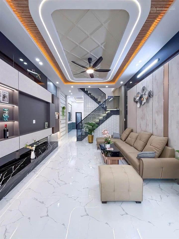 Bán nhà 1 trệt 1 lầu, mới đẹp, ô tô đậu trong nhà, gần bệnh viện nhi đồng, trường đh fpt