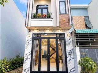 Bán nhà 1 trệt 1 lầu, mới đẹp, ô tô đậu trong nhà, gần bệnh viện nhi đồng, trường đh fpt