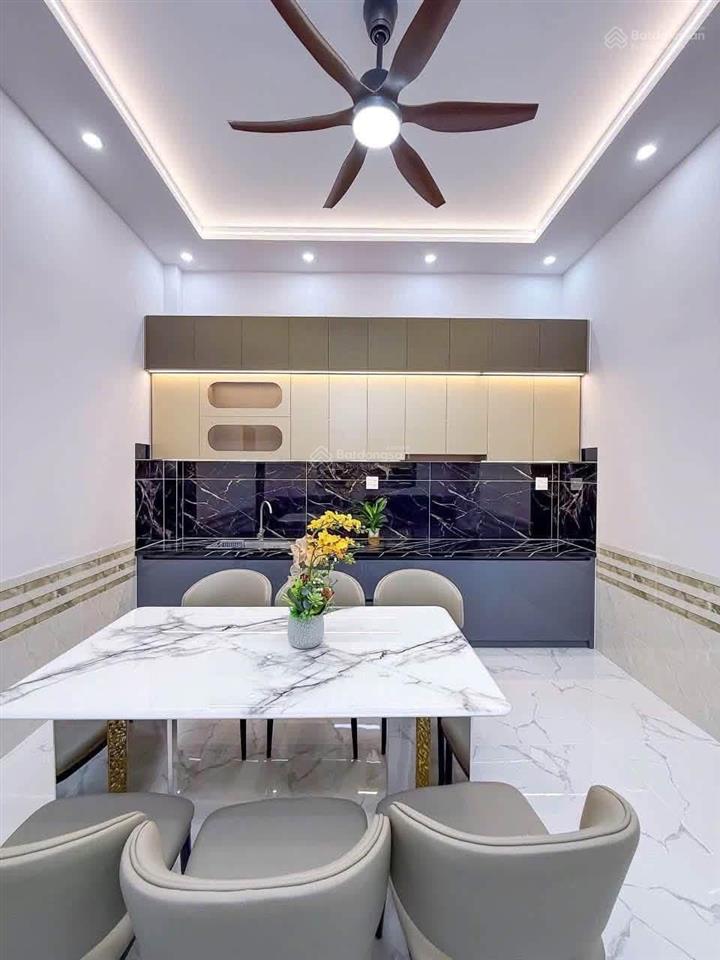 Bán nhà 1 trệt 1 lầu, mới đẹp, ô tô đậu trong nhà, gần bệnh viện nhi đồng, trường đh fpt