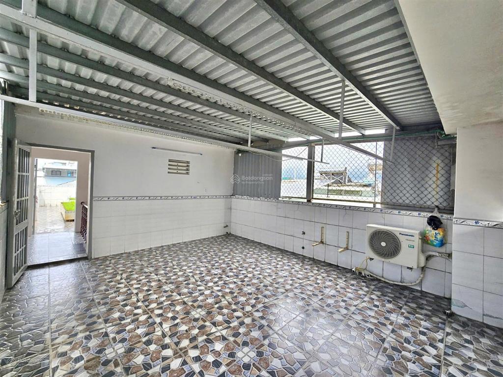 Cho thuê nhà 1 trệt 2 lầu sân thượng mặt tiền kinh doanh vp công ty đường trần hoàng na cần thơ