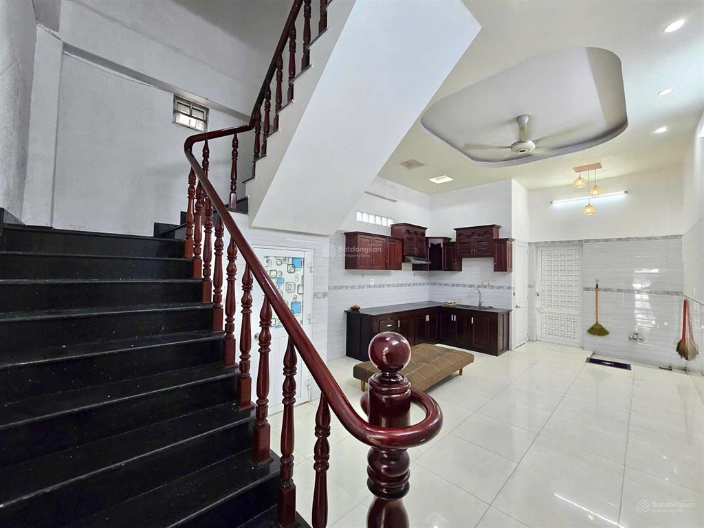 Cho thuê nhà 1 trệt 2 lầu sân thượng mặt tiền kinh doanh vp công ty đường trần hoàng na cần thơ