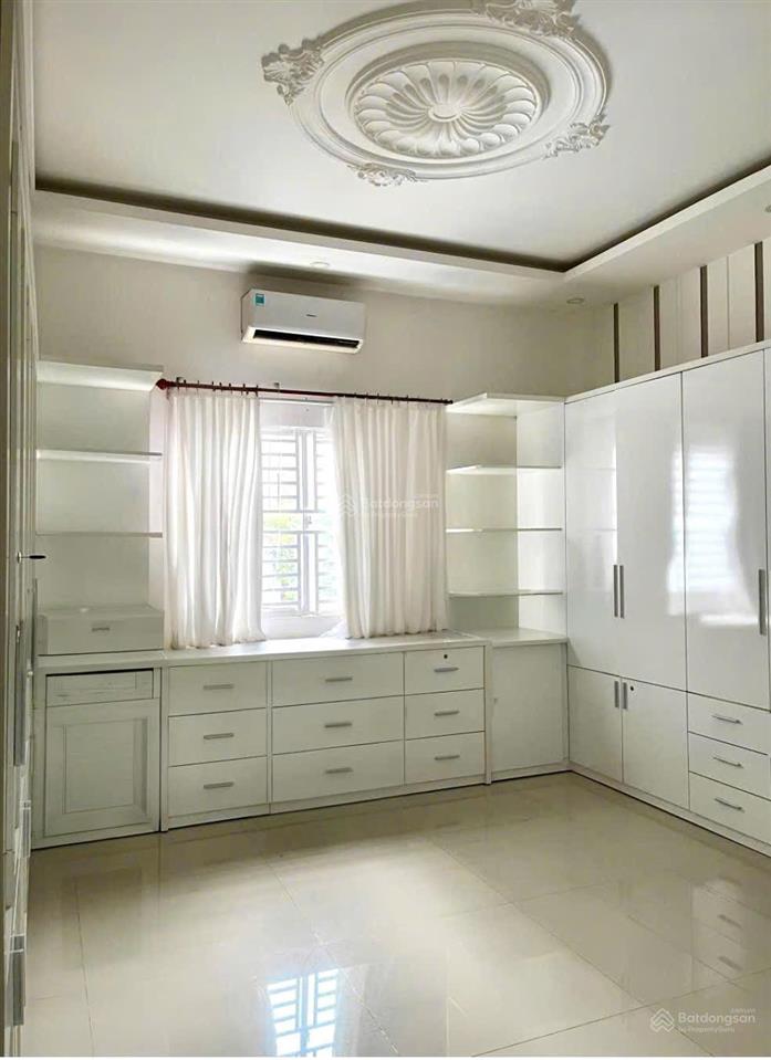 Nhà cho thuê 1 trệt 2 lầu mới đẹp sẵn nội thất thuận tiện ở kinh doanh vp công ty ngay kdc hưng phú