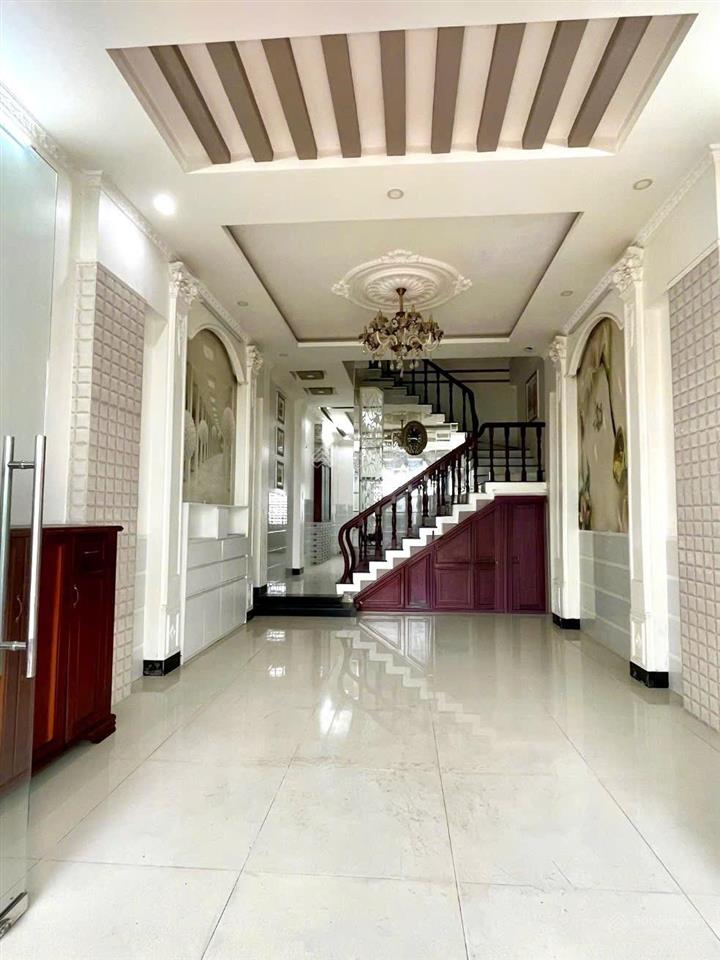 Nhà cho thuê 1 trệt 2 lầu mới đẹp sẵn nội thất thuận tiện ở kinh doanh vp công ty ngay kdc hưng phú