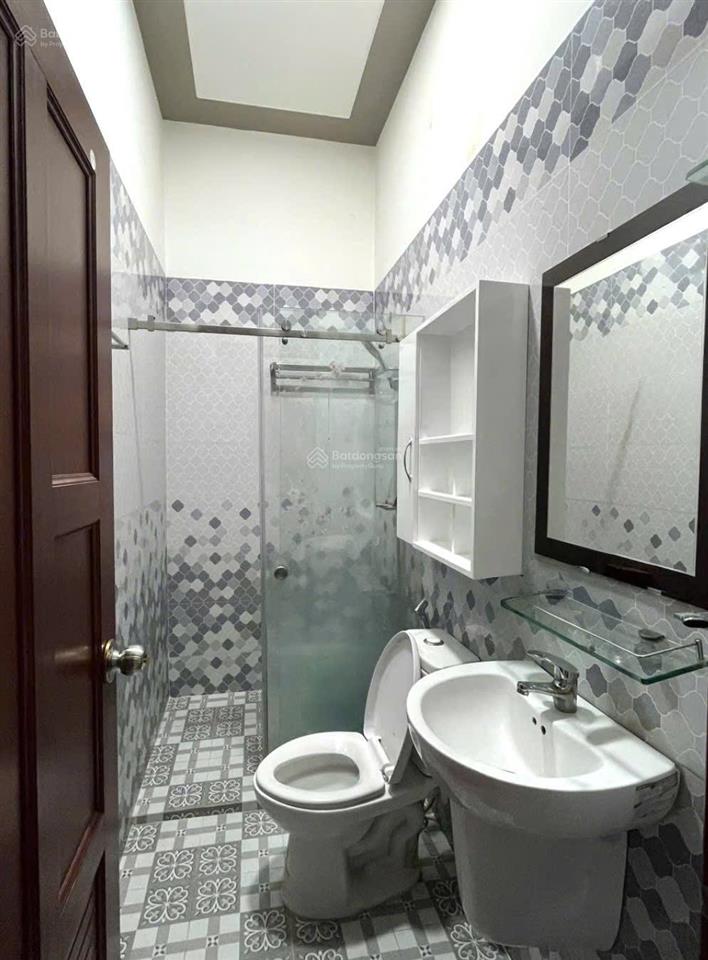 Nhà cho thuê 1 trệt 2 lầu mới đẹp sẵn nội thất thuận tiện ở kinh doanh vp công ty ngay kdc hưng phú