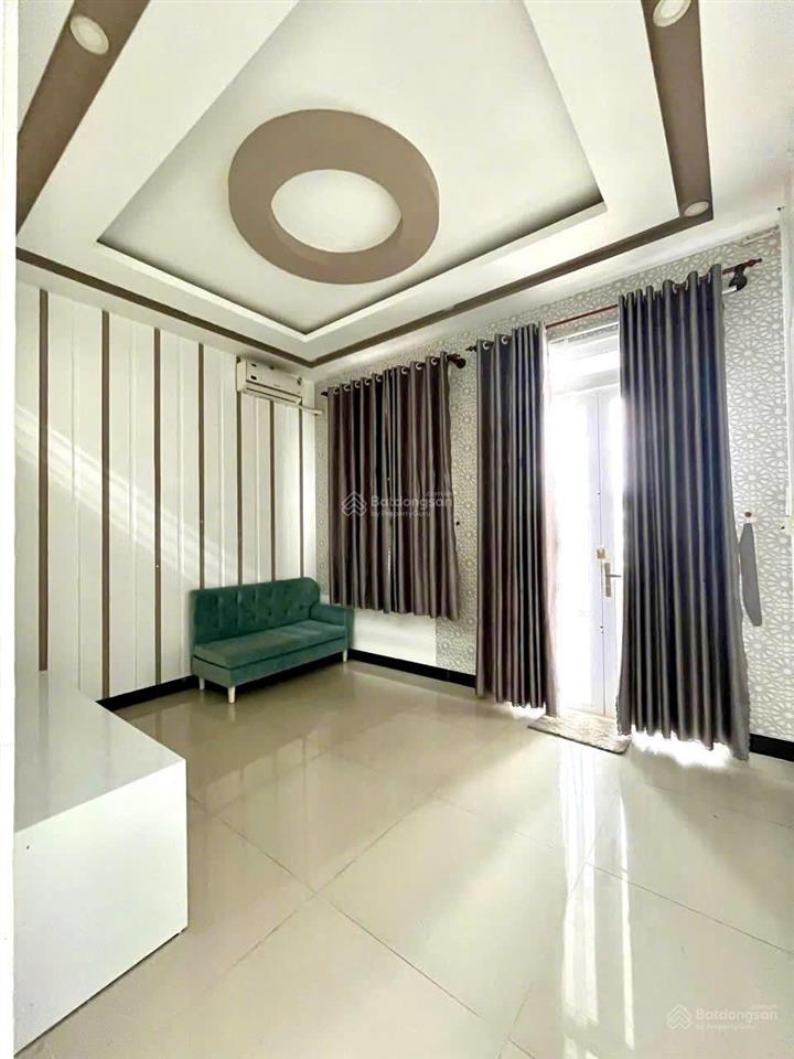 Nhà cho thuê 1 trệt 2 lầu mới đẹp sẵn nội thất thuận tiện ở kinh doanh vp công ty ngay kdc hưng phú
