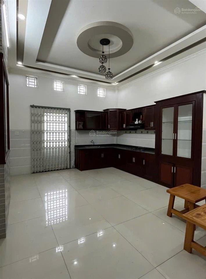 Nhà cho thuê 1 trệt 2 lầu mới đẹp sẵn nội thất thuận tiện ở kinh doanh vp công ty ngay kdc hưng phú