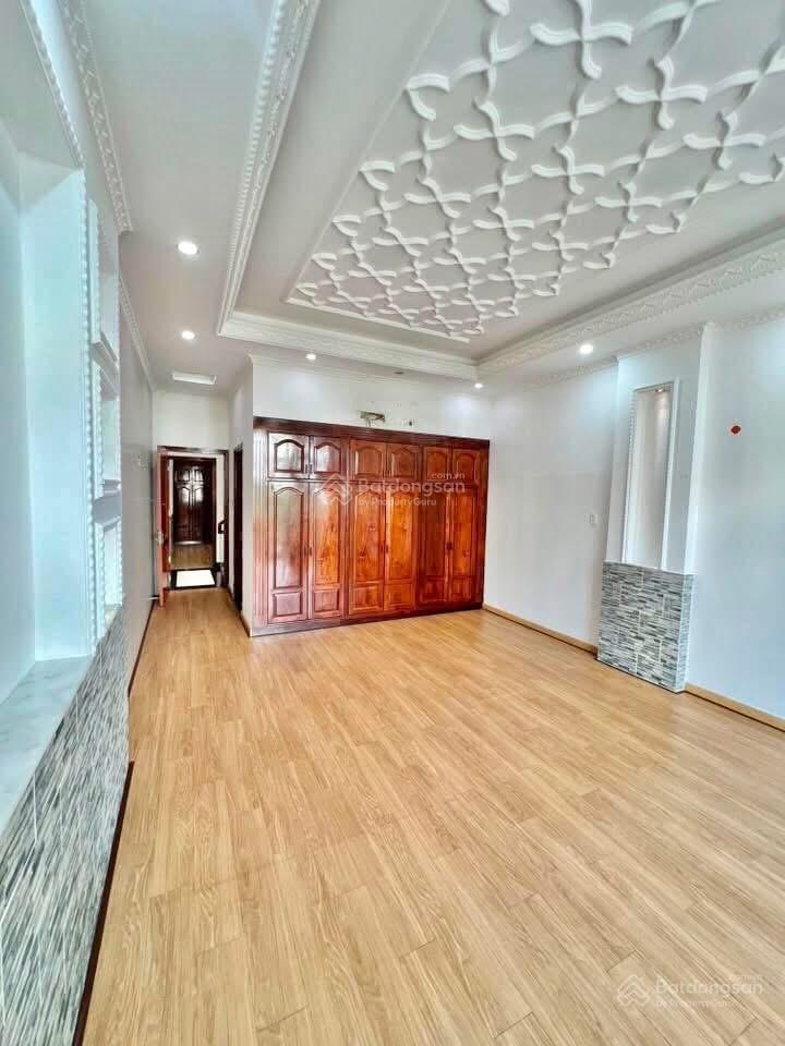 Cho thuê nhà 2 lầu ngay kdc hồng phát thuận tiện ở vp công ty lộ giới 20m nhà có 4 p ngủ master