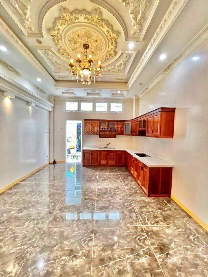 Cho thuê nhà 2 lầu ngay kdc hồng phát thuận tiện ở vp công ty lộ giới 20m nhà có 4 p ngủ master