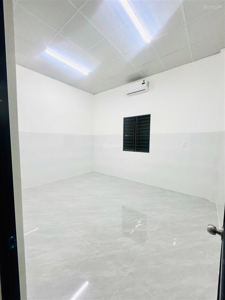 Cho thuê nhà lầu mới xây, diện tích rộng, thuận tiện ở kinh doanh vp công ty ngay kdc hồng loan