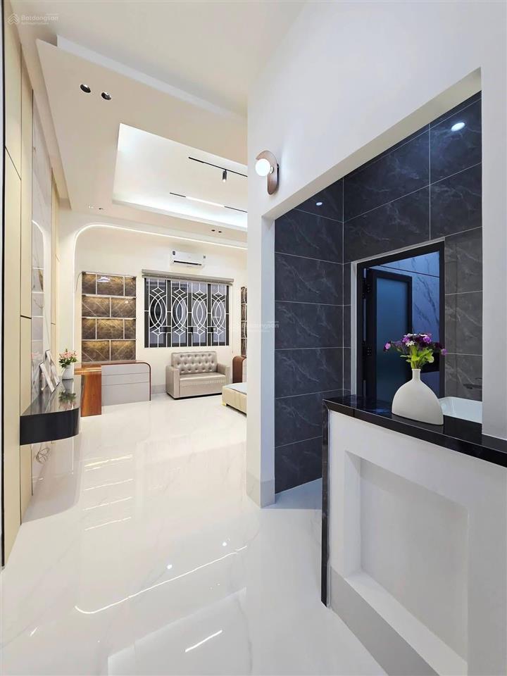 Nhà 1 trệt 2 lầu mới đẹp. cách siêu thị go 5 phút, ngay đường số 1 kdc văn hóa tây đô, cái răng