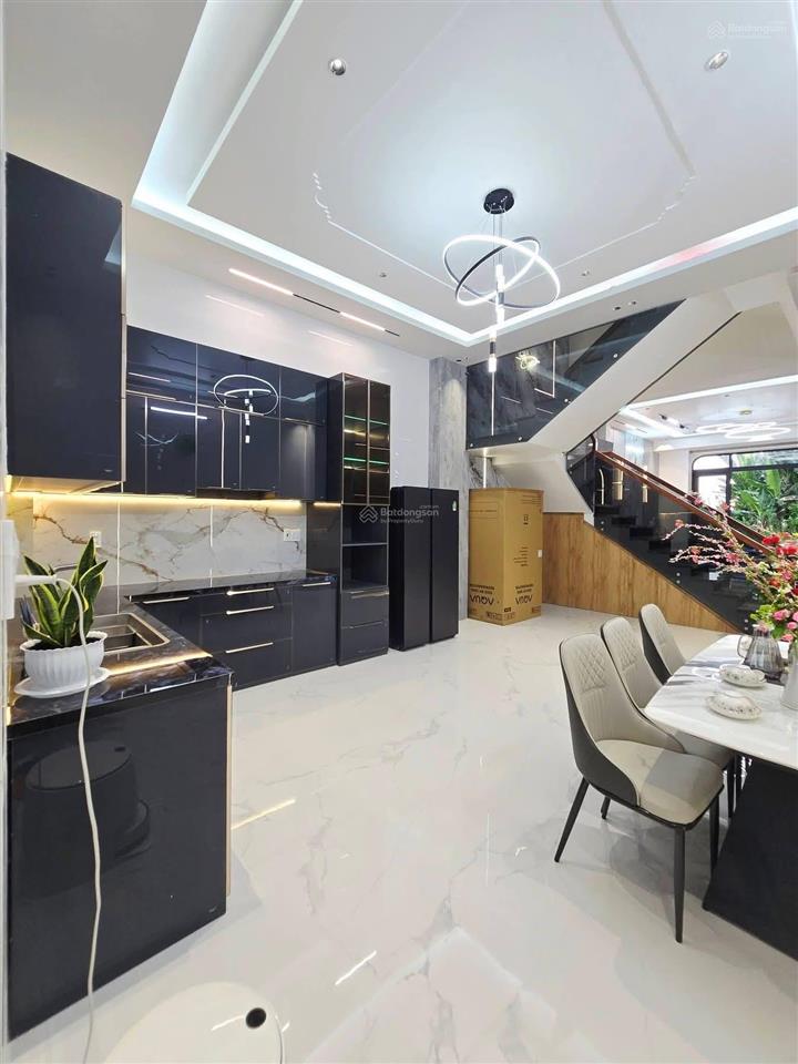 Nhà 1 trệt 2 lầu mới đẹp. cách siêu thị go 5 phút, ngay đường số 1 kdc văn hóa tây đô, cái răng