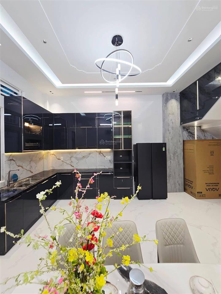 Nhà 1 trệt 2 lầu mới đẹp. cách siêu thị go 5 phút, ngay đường số 1 kdc văn hóa tây đô, cái răng