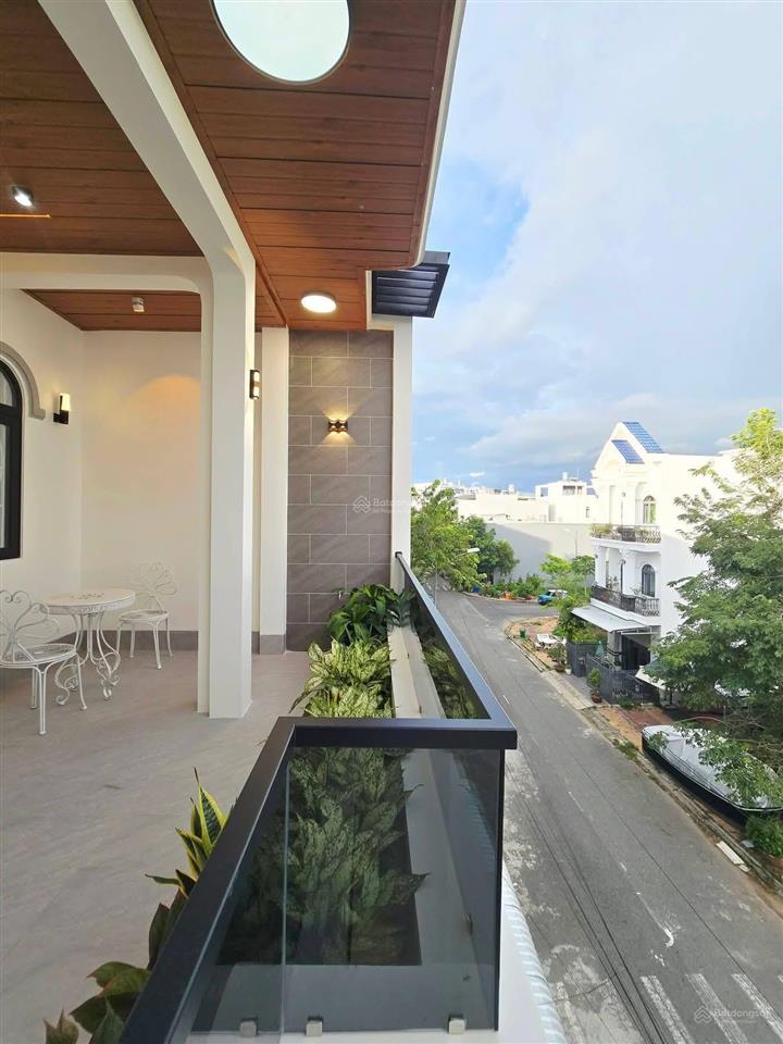 Nhà 1 trệt 2 lầu mới đẹp. cách siêu thị go 5 phút, ngay đường số 1 kdc văn hóa tây đô, cái răng