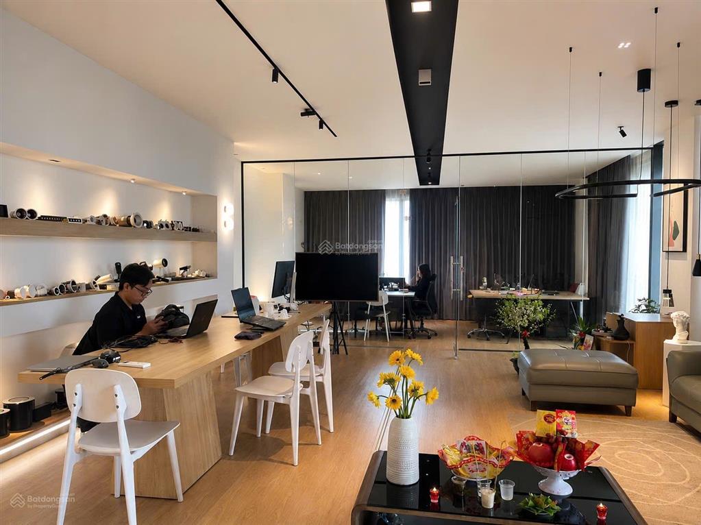 Toàn bộ lầu 3 tòa nhà 514a lê trọng tấn, phường tây thạnh diện tích 6x20m 2wc