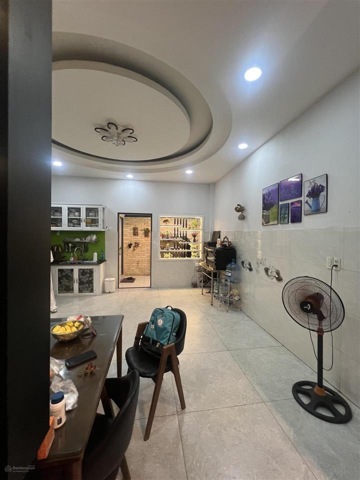Nguyên căn nhà mặt tiền đường dương đức hiền, p. tây thạnh 5,1x20m 3,5 tấm