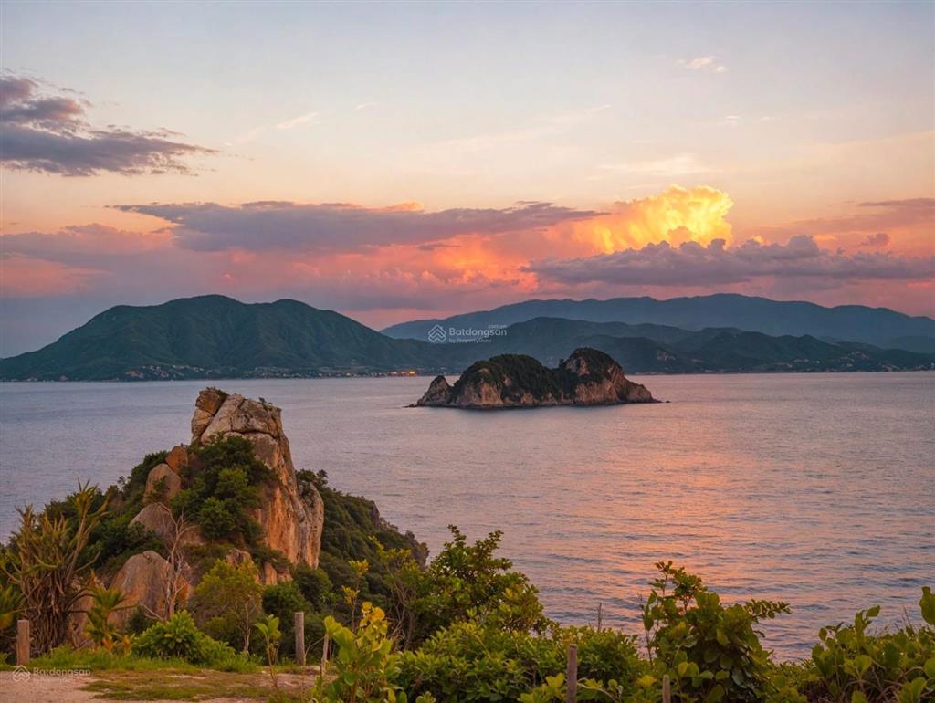 Bán đất làng du lịch cộng đồng đồi cổ thạch, sổ hồng riêng, giá tốt