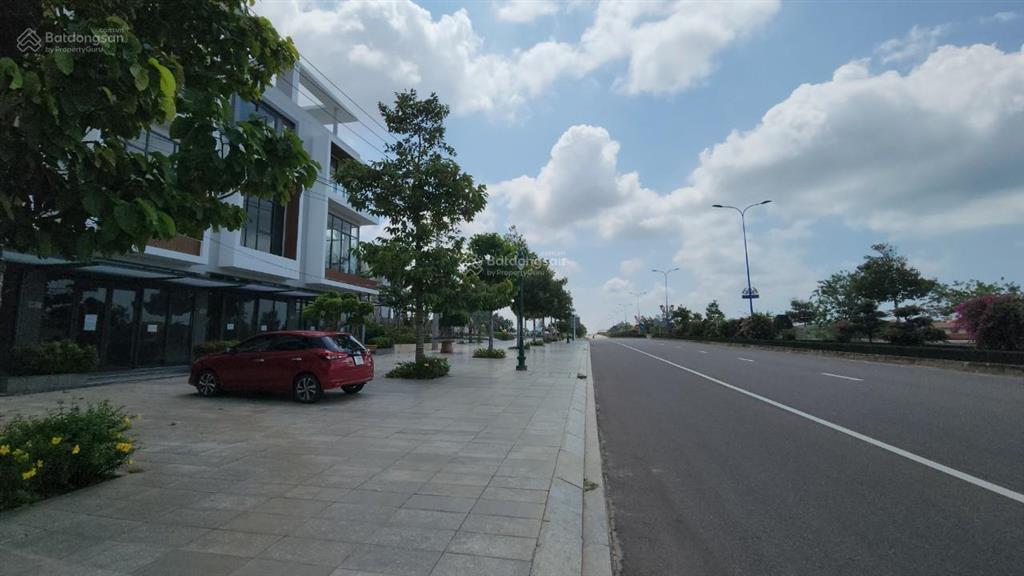Siêu phẩm nhà phố mặt tiền võ nguyên giáp, summerland mũi né, view biển  giảm 1 tỷ còn 11 tỷ