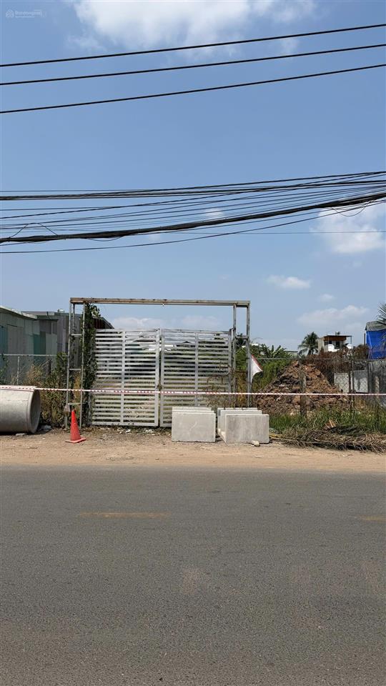 Bán lô đất mt lã xuân oai , p long trường , q9 .