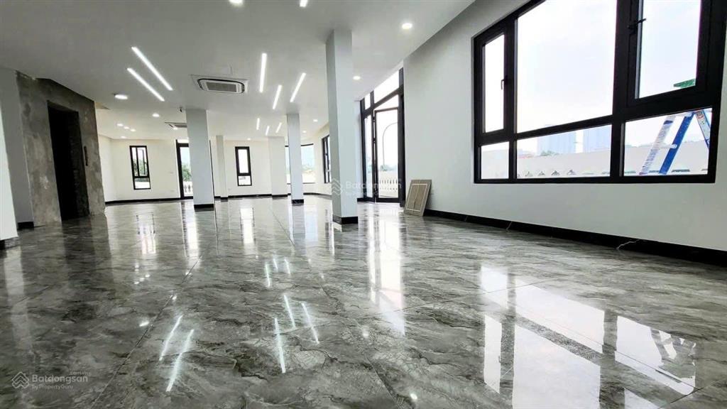 Cho thuê tòa văn phòng góc 6 tầng giá tốt tại bùi quốc khái, linh đàm, 210 m2, giá thỏa thuận