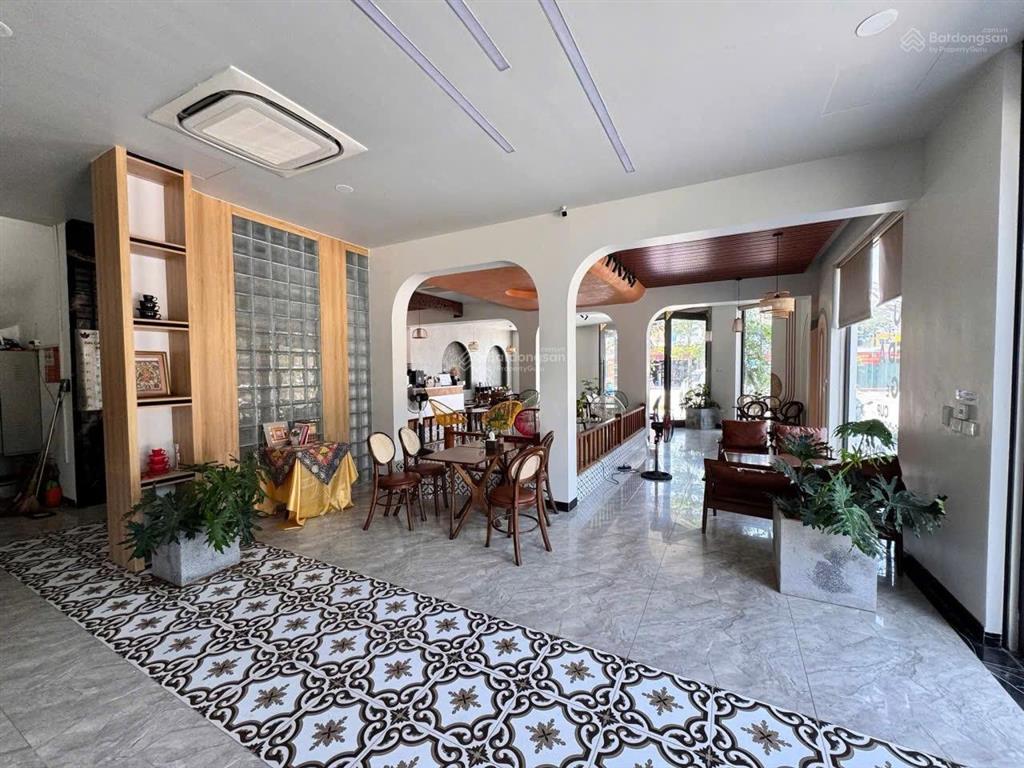 Cho thuê tòa văn phòng góc 6 tầng giá tốt tại bùi quốc khái, linh đàm, 210 m2, giá thỏa thuận