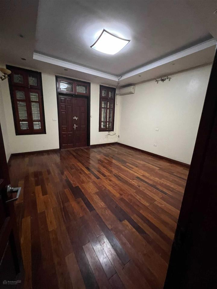 Cho thuê nhà ngã tư vạn phúc  tố hữu, hà đông, hà nội. diện tích 65m2 x 4 tầng