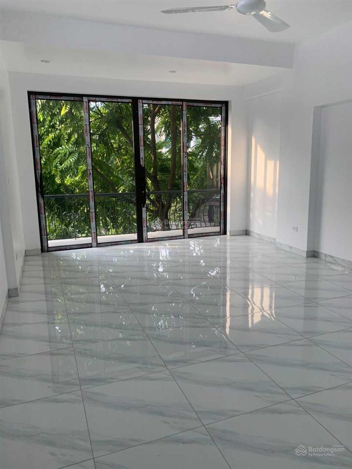 Cho thuê nhà liền kề kđt văn phú, đường lê trọng tấn, hà đông