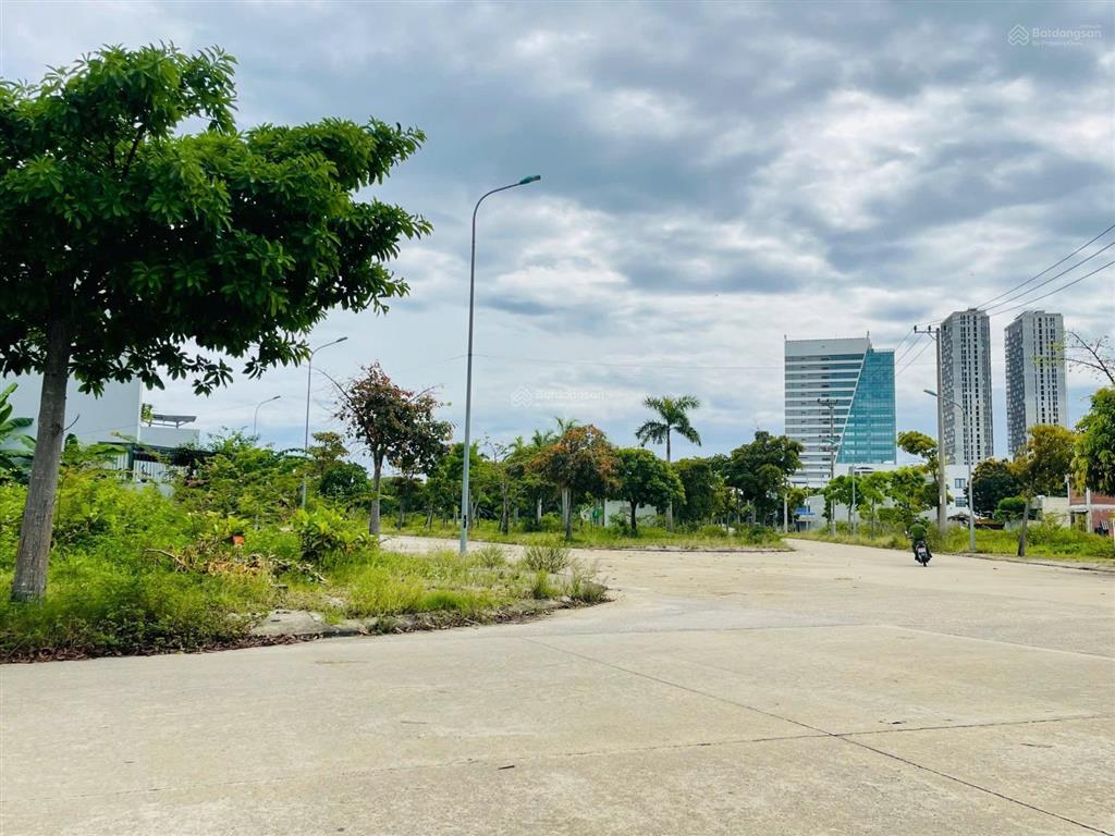 Bán gấp lô góc đường 10,5m khu đô thị godenhill liên chiểu, đà nẵng