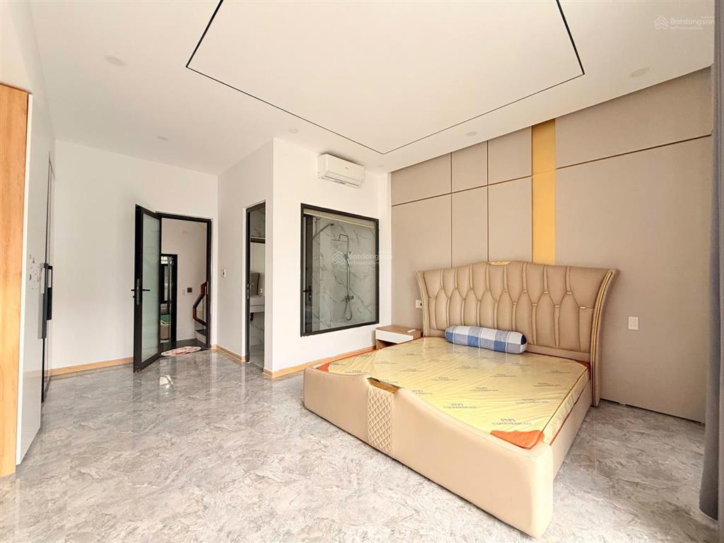 Cho thuê nhà 3 tầng đầy đủ nội thất ngay biển đà nẵng đường phùng chí kiên
