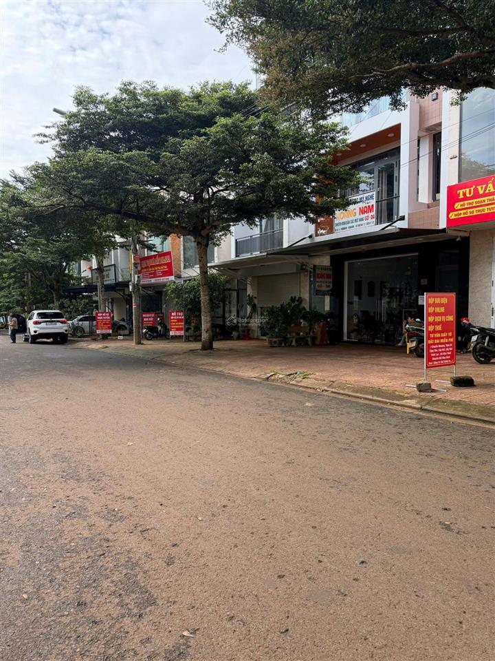 Shophouse dự án buôn hồ palama 3 tầng, đối diện văn phòng đất đai buôn hồ. nhà thô cần bán