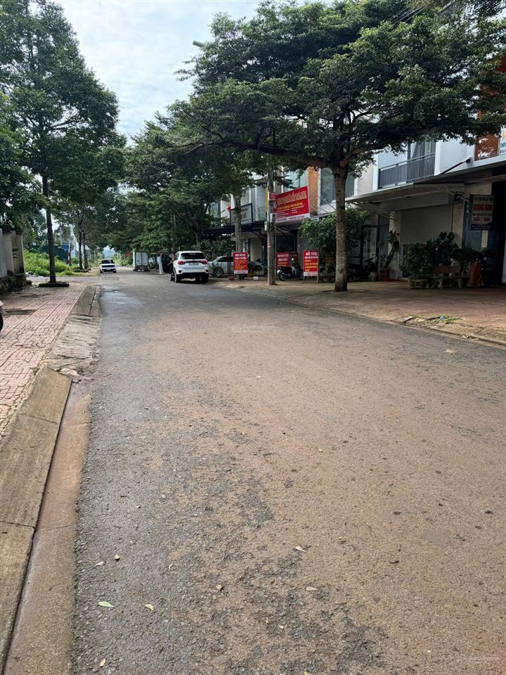 Shophouse dự án buôn hồ palama 3 tầng, đối diện văn phòng đất đai buôn hồ. nhà thô cần bán