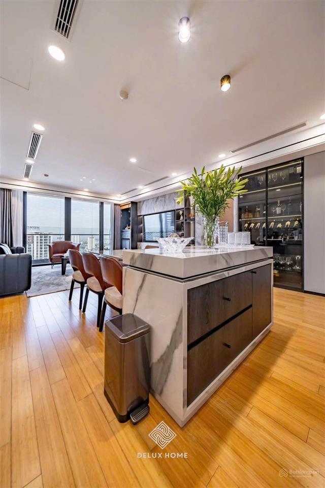 Nhà tôi cần bán căn góc 3 ngủ 178m2 chung cư lancaster núi trúc