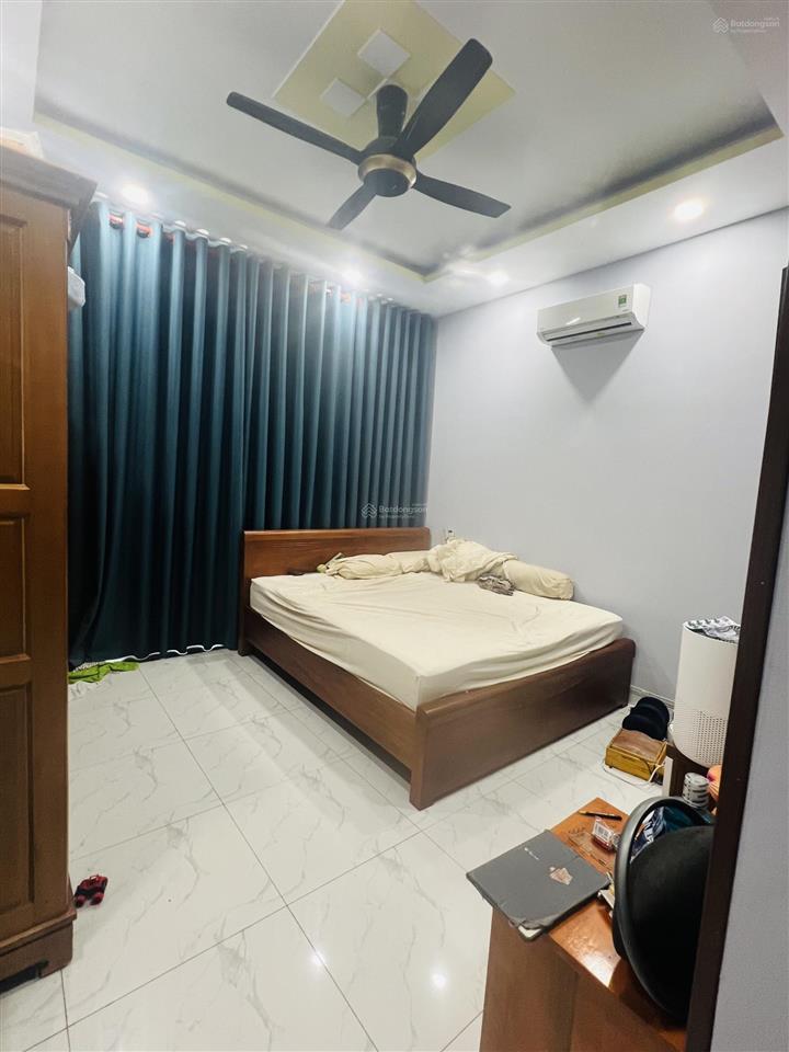 Chính chủ cần bán căn shophouse đối diện chung cư bcons