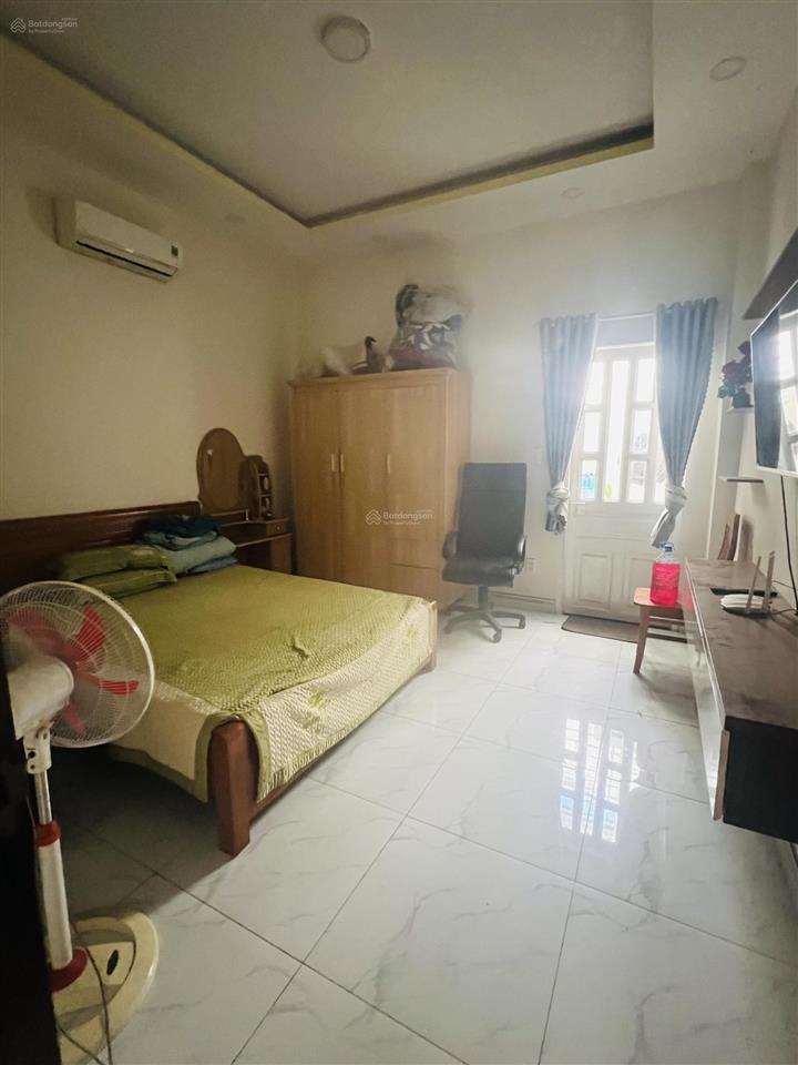 Chính chủ cần bán căn shophouse đối diện chung cư bcons