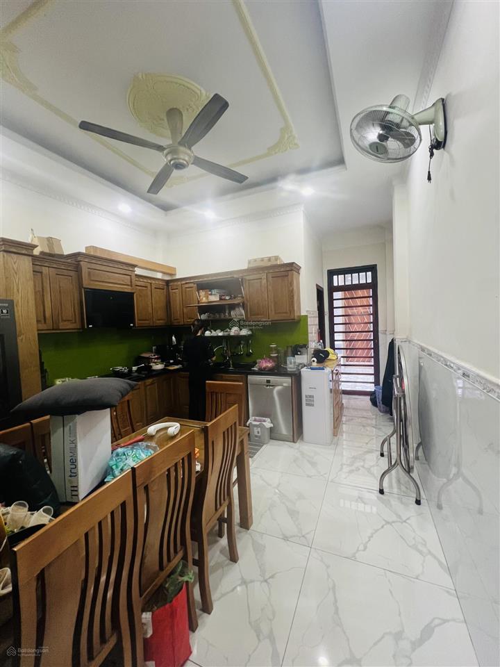 Chính chủ cần bán căn shophouse đối diện chung cư bcons