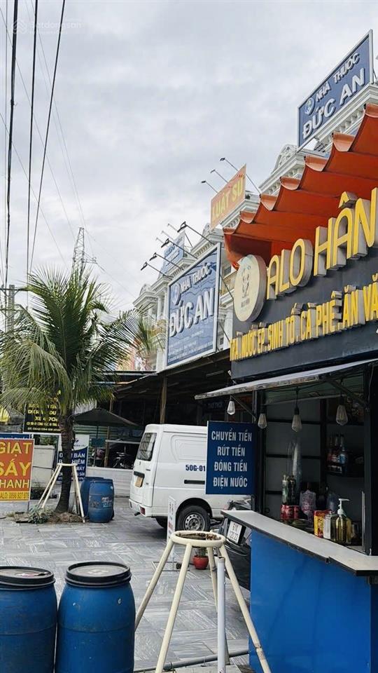 Chính chủ cần bán căn shophouse đối diện chung cư bcons