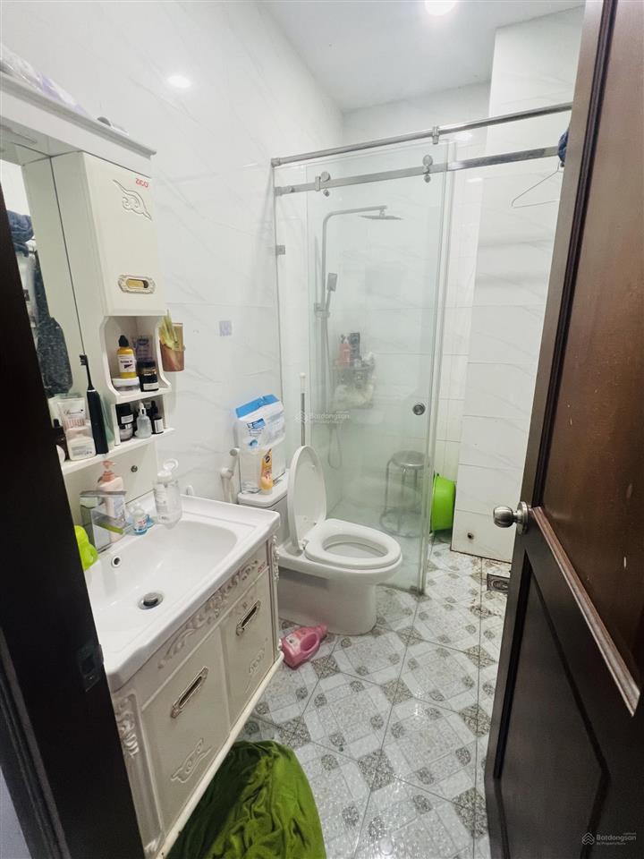Chính chủ cần bán căn shophouse đối diện chung cư bcons