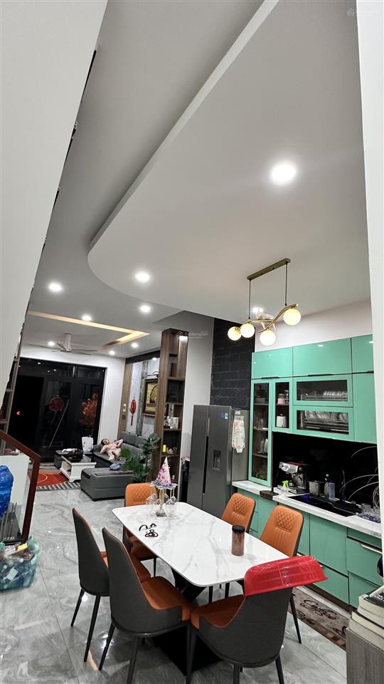 Bán nhà riêng 3 tầng. tại dx 042, phú mỹ, thủ dầu một, 150m2, chính chủ đẹp, nhiều tiện ích