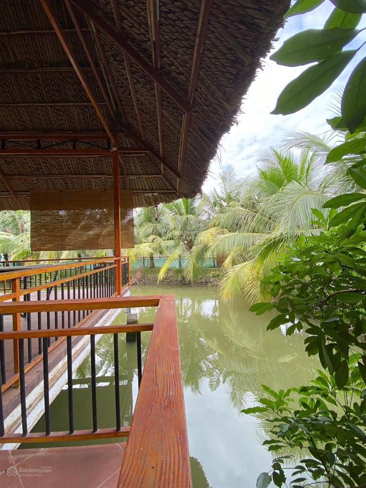 Nhà vườn ngay sông rạch dơi 653m2 sẵn vườn ao cây ăn trái thích hợp làm nơi nghỉ dưỡng cuối tuần