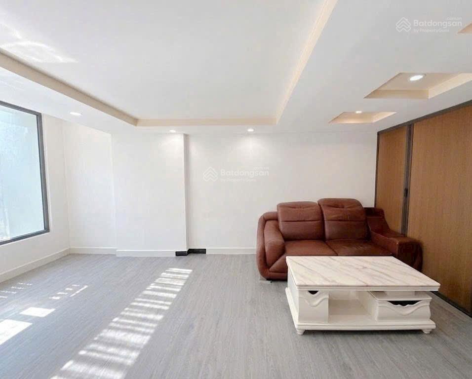 Nhà 3 tầng đúc ngay trung tâm q7 cạnh him lam cầu nguyễn khoái ngang hiếm 4,8m cách mặt tiền 30m