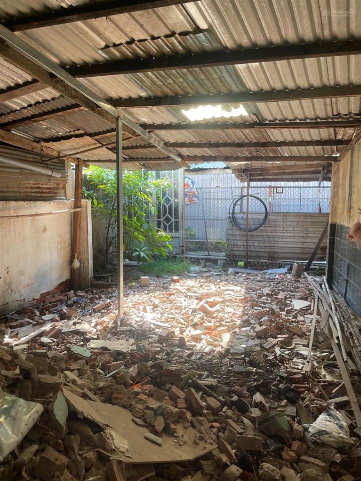 Đất tặng nhà nát 110m2 ngang 5m hẻm 1 sẹc không ngập ngay ubnd phú thuận q7 cũ
