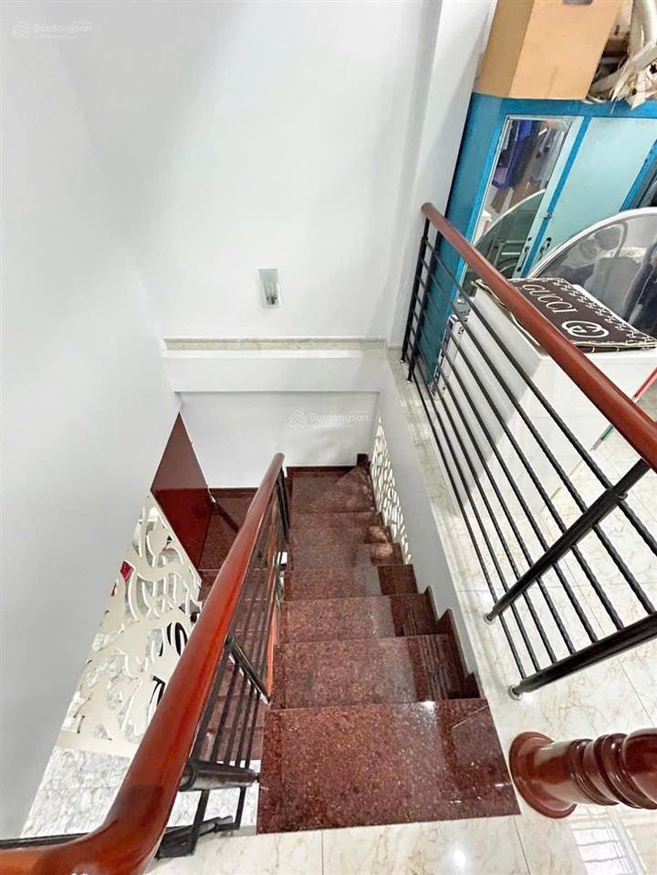 Nhà 2 tầng ngay trung tâm q7 cách hxh 40m 48m2 ngang 4m đúc chắc chắn kdc hiện hữu