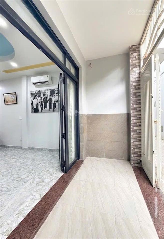 Nhà 2 tầng ngay trung tâm q7 cách hxh 40m 48m2 ngang 4m đúc chắc chắn kdc hiện hữu